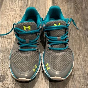 Like new Under Armour Shoes Size 8